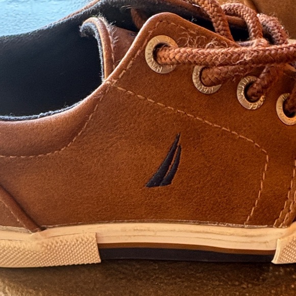 Nautica Toddler Boys Brown Lace-up Berrian Sneakers Sz: 8; EUC - Picture 6 of 14